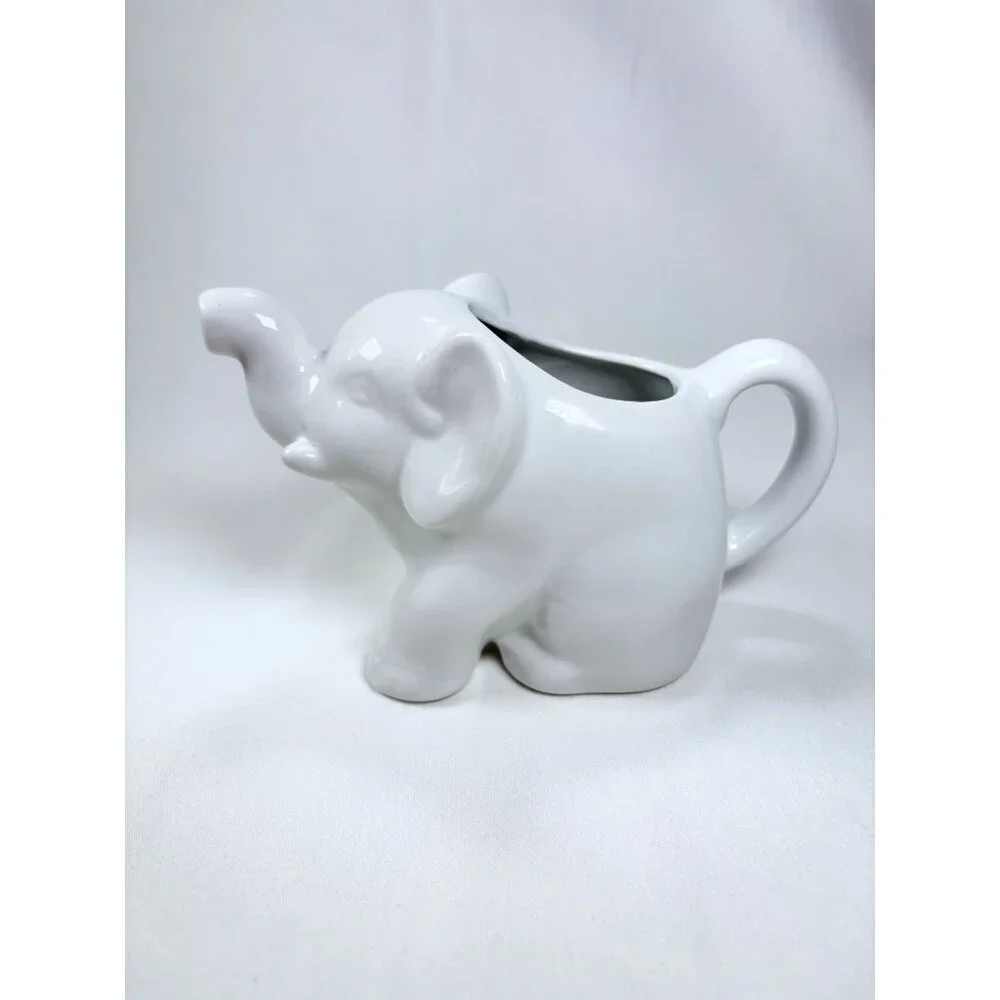 HIC Kitchen Elephant Trunk Up 9 Ounce Gloss‎ White Porcelain Creamer w/ Handle